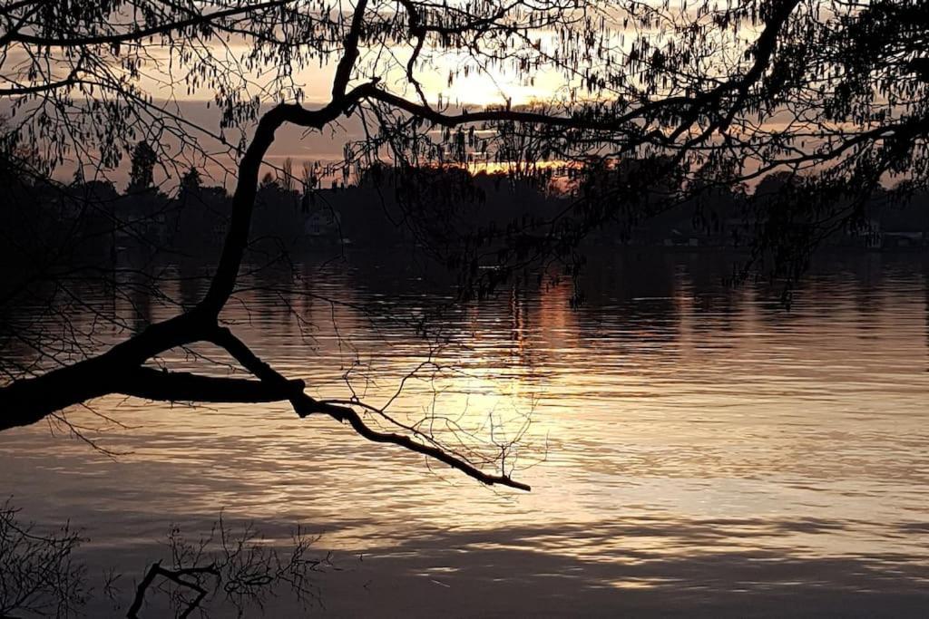 Dachwohnung Mit Wasserblick Und Eigenem Bootssteg Берлин Екстериор снимка