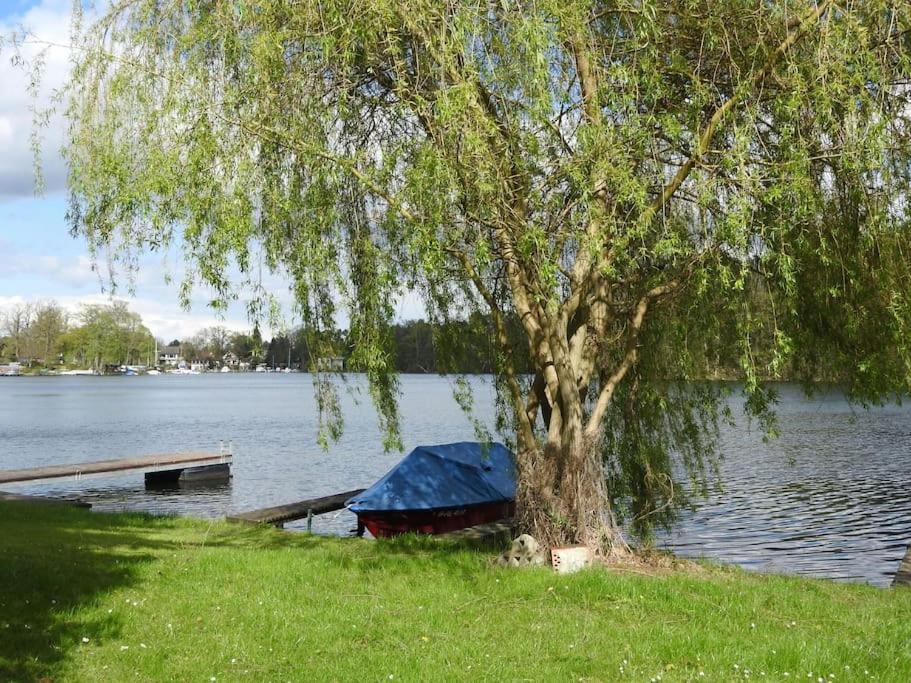 Dachwohnung Mit Wasserblick Und Eigenem Bootssteg Берлин Екстериор снимка